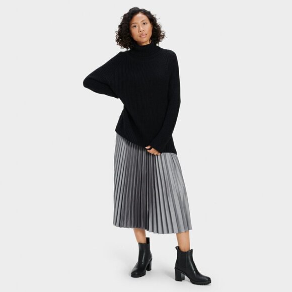 Ugg Selah Turtleneck Black Sweater - Picture 4 of 8